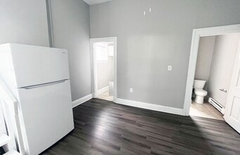 2829 Glendora Ave in Cincinnati, OH - Building Photo - Building Photo