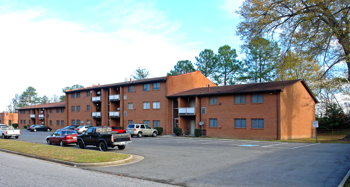 Park Avenue Apartments in Petersburg, VA - Building Photo