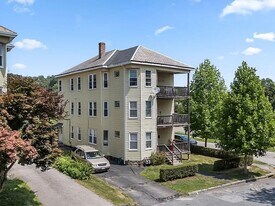 97 Courtland St in Worcester, MA - Building Photo