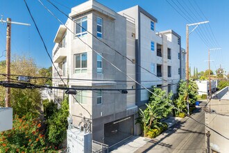 10718 Acama Street in North Hollywood, CA - Building Photo - Building Photo