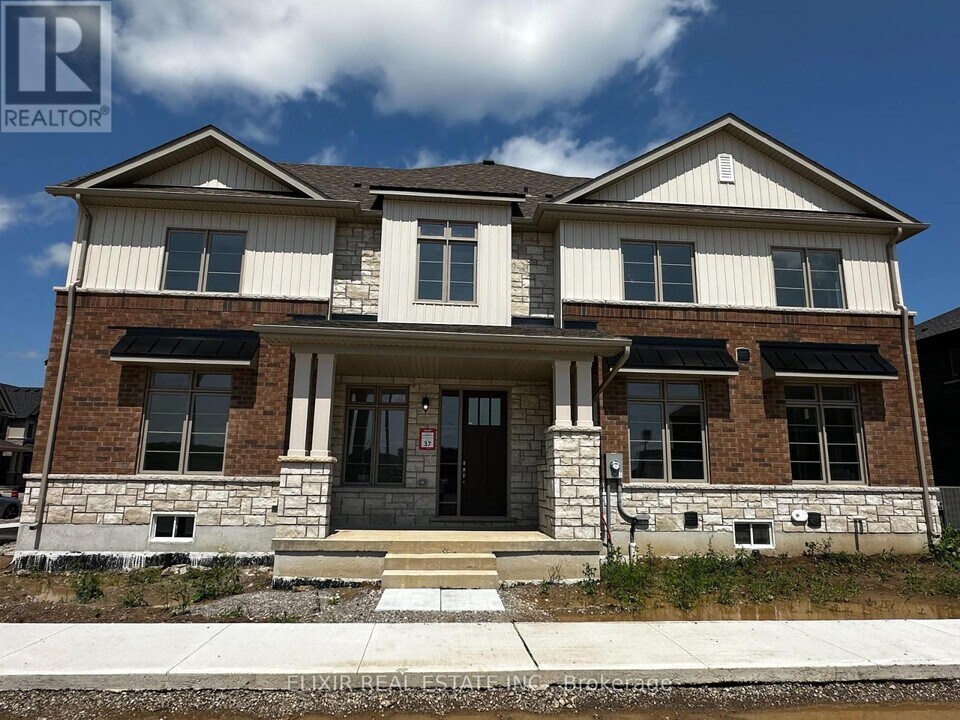 49 Granka St in Brantford, ON - Building Photo