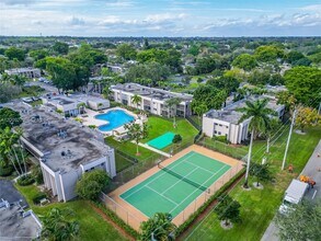 8513 Old Country Manor in Davie, FL - Building Photo - Building Photo