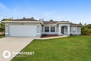 7053 De Brita Rd in North Port, FL - Building Photo