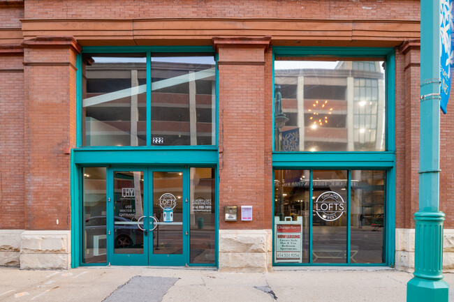 Chicago Street Lofts in Milwaukee, WI - Foto de edificio - Building Photo