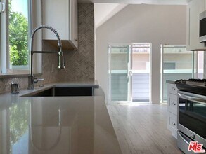 853 Hayworth Ave in Los Angeles, CA - Building Photo - Building Photo