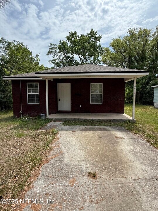 6625 Vermillion St in Jacksonville, FL - Building Photo