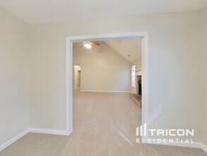 538 Grove Pointe Ct in Locust Grove, GA - Foto de edificio - Building Photo