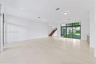 16680 Botaniko Dr N in Weston, FL - Foto de edificio - Building Photo