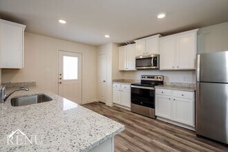 11026 Yonder Flts in Converse, TX - Foto de edificio - Building Photo