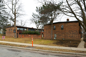 389 Crystal St in Elgin, IL - Building Photo - Building Photo