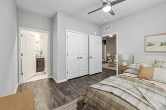 Henderson on Reinli in Austin, TX - Building Photo - Building Photo