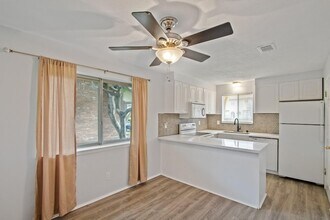 1435 Silverpines Rd in Houston, TX - Building Photo - Building Photo