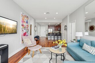201 Marin Blvd in Jersey City, NJ - Foto de edificio - Building Photo