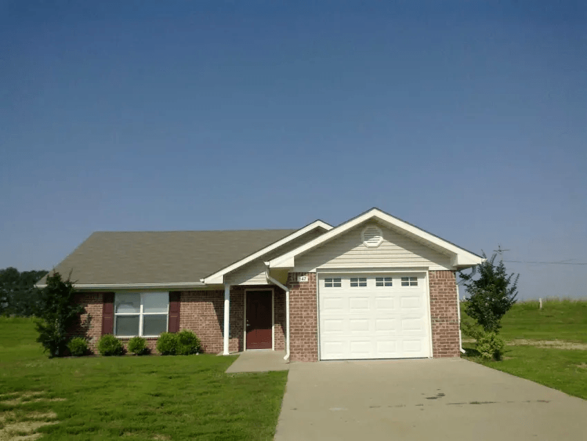 Crescent Park Estates in Alamo, TN - Building Photo