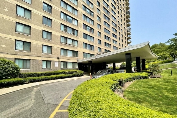 Manor Towers in Bronx, NY - Foto de edificio - Building Photo