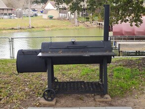 12823 Point Dr in Willis, TX - Building Photo - Building Photo