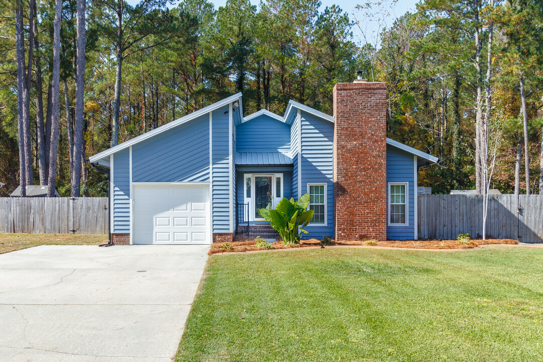 5608 Tee Ct in Hope Mills, NC - Building Photo