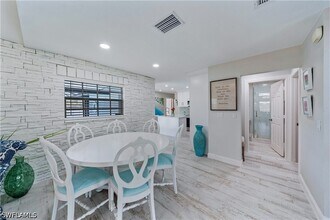 1220 Westlake Blvd in Naples, FL - Building Photo - Building Photo