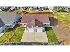 610 N Earl St in Stanfield, OR - Building Photo - Building Photo