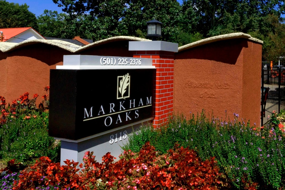 Markham Oaks Photo