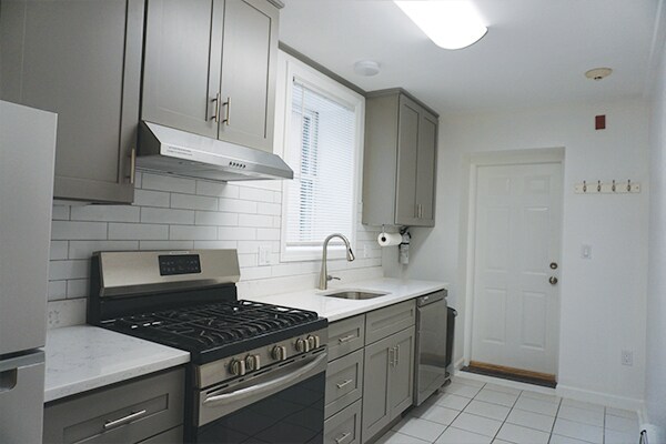 27 Lambert St, Unit 1L in Cambridge, MA - Building Photo