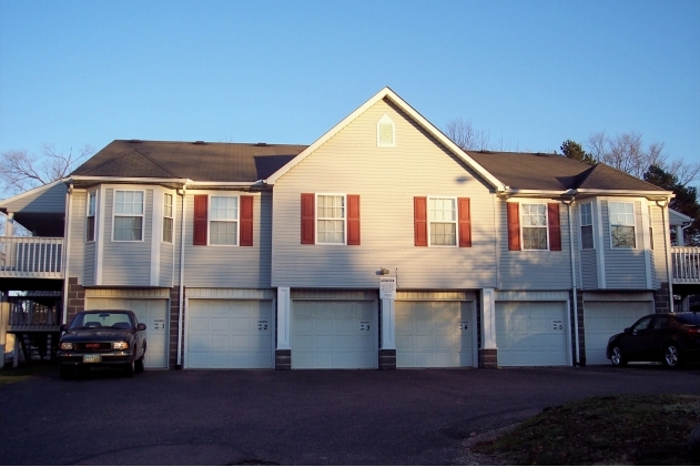 3748 Woodford Ave NW in Canton, OH - Building Photo