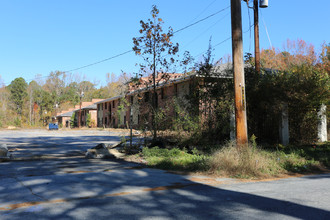 Ravenwoods in Atlanta, GA - Foto de edificio - Building Photo