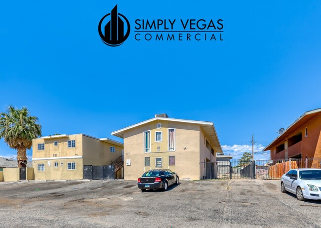 621 N 11th St in Las Vegas, NV - Building Photo - Primary Photo