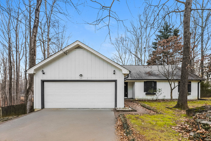 103 Springvalley Cir in Stockbridge, GA - Foto de edificio