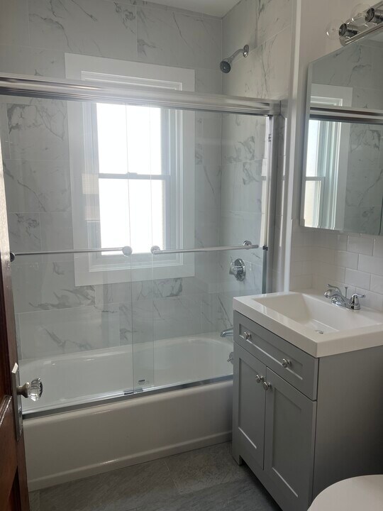 50 Stonington St, Unit 1 in Hartford, CT - Building Photo