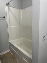 2116 Redwood St in Prince George, BC - Building Photo - Building Photo