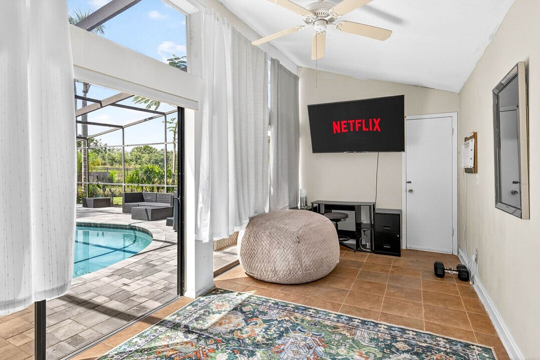 1904 Dove Field Pl in Brandon, FL - Building Photo