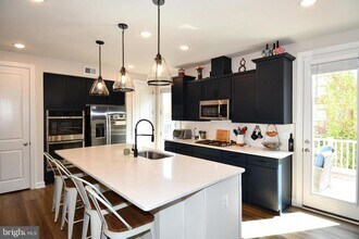 7211 Mountaineer Dr in Alexandria, VA - Building Photo - Building Photo