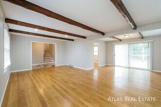 5509 W 92nd Pl in Overland Park, KS - Building Photo - Building Photo