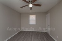 1546 Hamilton Dr photo'