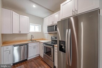 2061 South St in Philadelphia, PA - Building Photo - Building Photo