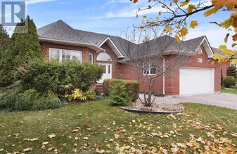 612 Christina Ct in Windsor, ON - Building Photo - Building Photo