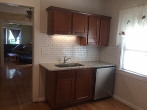 906 Ackerman Ave, Unit 1 in Syracuse, NY - Building Photo - Building Photo