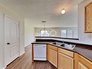 10019 Bermuda Palm in San Antonio, TX - Building Photo - Building Photo