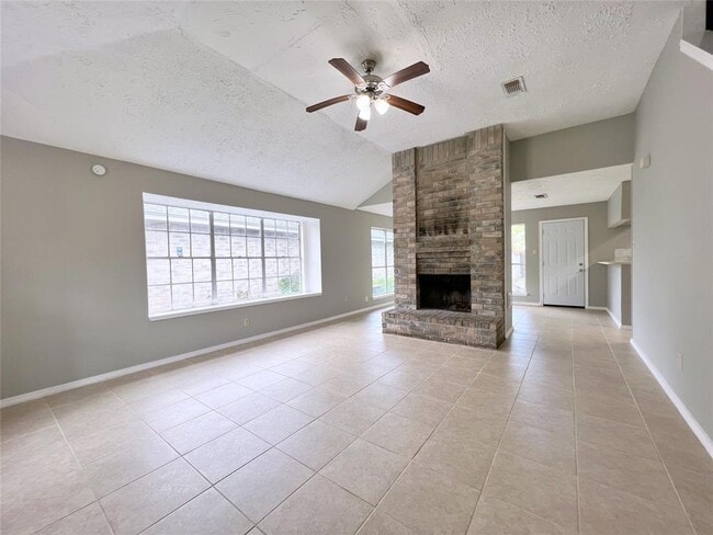 2033 Sandy Knoll Dr in Missouri City, TX - Building Photo - Building Photo