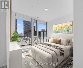 101 Roehampton Ave in Toronto, ON - Building Photo - Building Photo