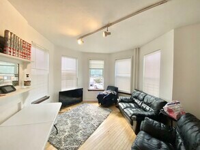 10 Parker Hill Ave in Boston, MA - Foto de edificio - Building Photo