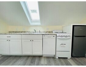 5 Parkdale St in Somerville, MA - Building Photo - Building Photo