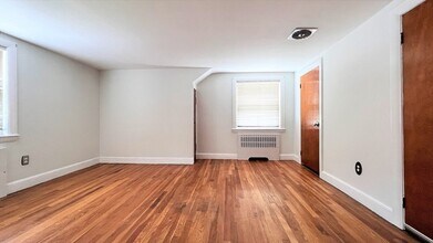156 Squanto Rd in Quincy, MA - Building Photo - Building Photo