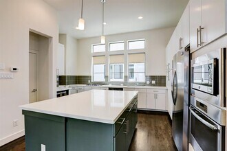 2106 Colorado St in Houston, TX - Building Photo - Building Photo