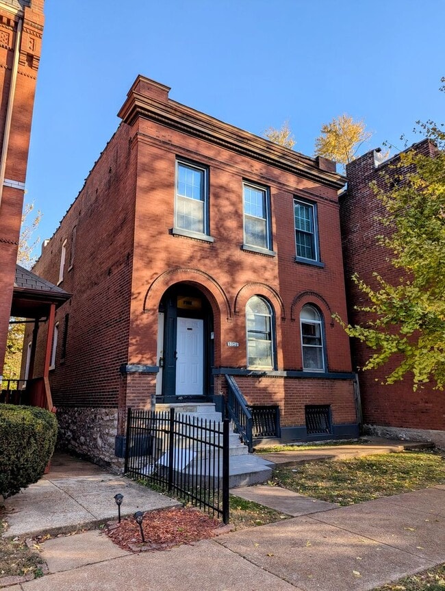 property at 3324 Illinois Ave