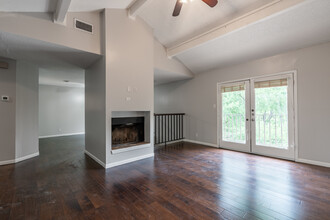 Stewart Apartments in Waco, TX - Building Photo - Interior Photo