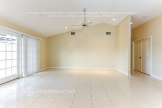 8612 NW 79th St in Tamarac, FL - Foto de edificio - Building Photo