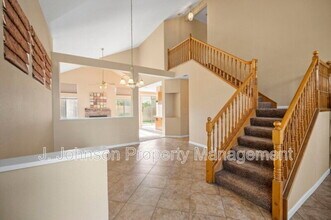 516 Carrigane Way in Manteca, CA - Building Photo - Building Photo