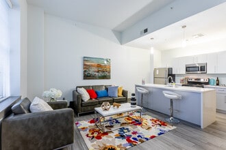 Park East - Sky Eleven in Springfield, MO - Building Photo - Interior Photo